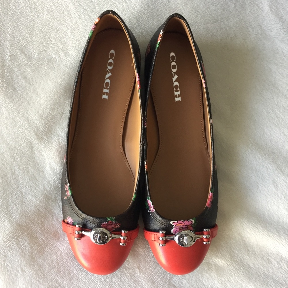 COACH - Leila Flats NWT
